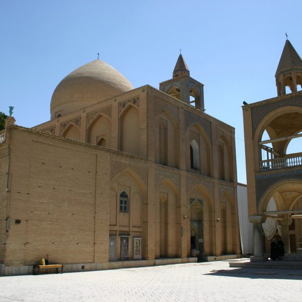 42290714 1905621182863777 3938590301555261440 o 600x600 - vank church isfahan