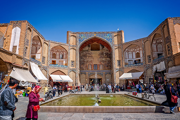 Naqshe jahan bazaar of Isfahan - The history of bazaars in Iran