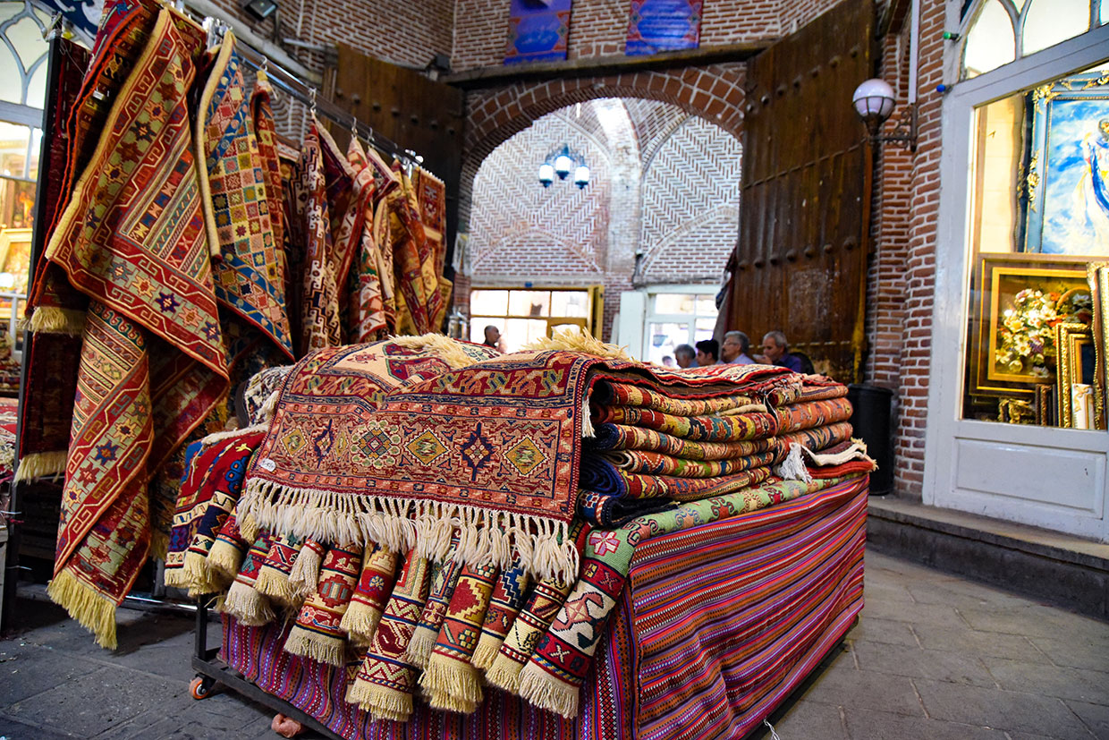 Tabriz bazaar carpet - The history of bazaars in Iran
