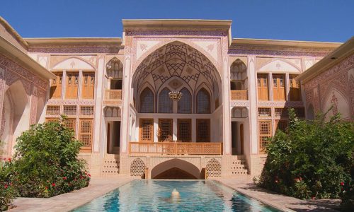 Walking tour in old part of the city and historical houses 500x300 - Kashan tours