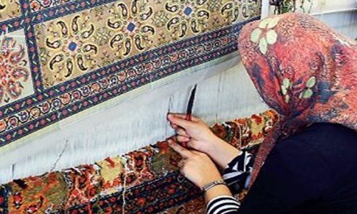 Handmade Carpet factory show 500x300 - Isfahan Tours