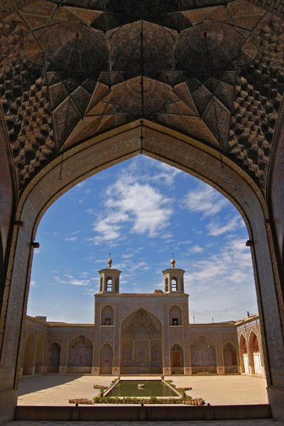 nasir mosque 400x600 - A Complete Guide on Iran Tours for Muslim Travelers